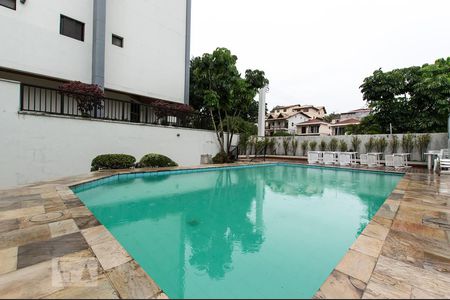 Apartamento à venda com 57m², 2 quartos e 1 vaga Apartamento à venda com 57m², 2 quartos e 1 vagaPiscina