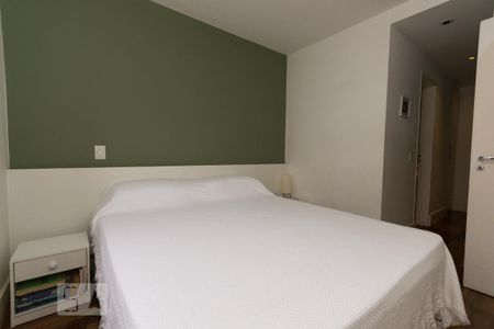 Suíte de apartamento para alugar com 3 quartos, 100m² em Vila Ipojuca, São Paulo