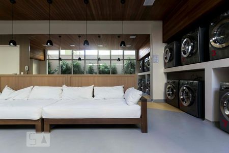 Studio à venda com 25m², 1 quarto e 1 vagaÁrea comum - Lavanderia coletiva