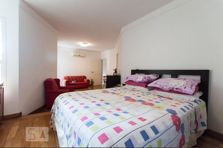 Casa de condomínio para alugar com 495m², 4 quartos e 4 vagasSuíte 4