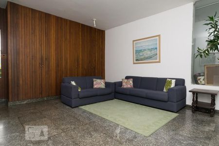 Apartamento à venda com 80m², 2 quartos e 1 vaga Apartamento à venda com 80m², 2 quartos e 1 vagaHall