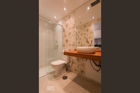 Banheiro de kitnet/studio para alugar com 1 quarto, 30m² em Cerqueira César, São Paulo