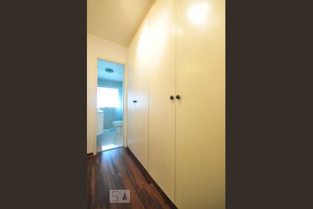 Apartamento à venda com 70m², 1 quarto e 2 vagasarmário da suíte 