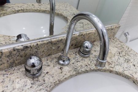 Banheiro de apartamento para alugar com 3 quartos, 84m² em Jardim Aeroporto, São Paulo