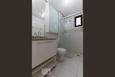Banheiro de apartamento para alugar com 3 quartos, 84m² em Jardim Aeroporto, São Paulo