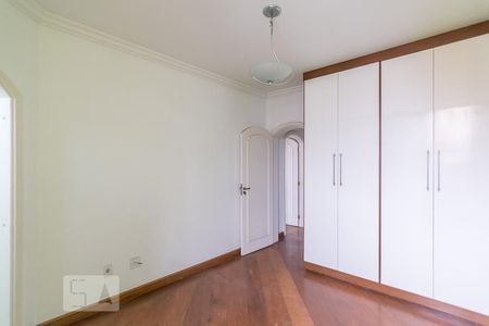 Apartamento à venda com 200m², 3 quartos e 3 vagasQuarto 2
