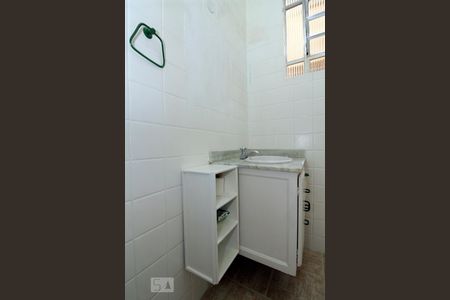 Apartamento à venda com 72m², 2 quartos e sem vaga Apartamento à venda com 72m², 2 quartos e sem vagaBanheiro Social.