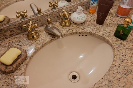 Apartamento à venda com 146m², 4 quartos e 2 vagasSuíte 2