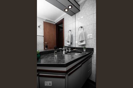 Banheiro de apartamento à venda com 4 quartos, 146m² em Vila Mascote, São Paulo