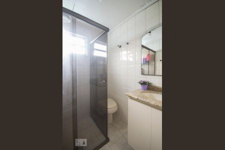 Banheiro de apartamento à venda com 2 quartos, 59m² em Vila Guarani (z Sul), São Paulo