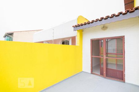 Casa à venda com 300m², 4 quartos e 2 vagas Casa à venda com 300m², 4 quartos e 2 vagasTerraço