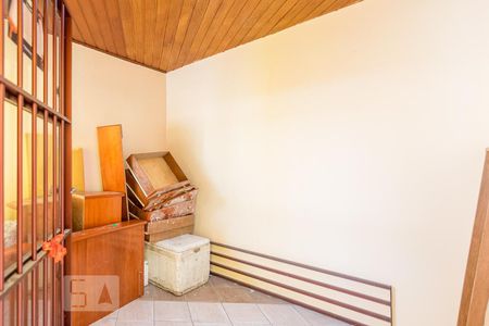 Casa à venda com 300m², 4 quartos e 2 vagas Casa à venda com 300m², 4 quartos e 2 vagasQuarto de Serviço