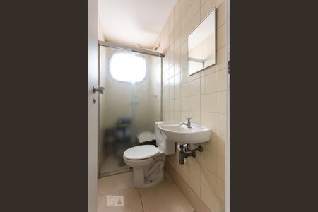 Apartamento à venda com 200m², 4 quartos e 2 vagas Apartamento à venda com 200m², 4 quartos e 2 vagasBanheiro de serviço