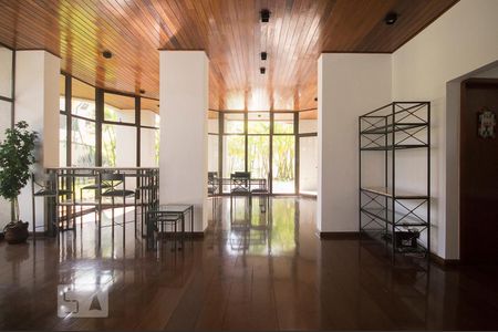 Apartamento à venda com 270m², 4 quartos e 4 vagas Apartamento à venda com 270m², 4 quartos e 4 vagasSalão de Festas