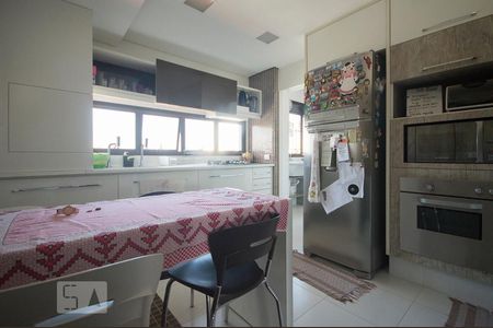 Cozinha de apartamento à venda com 4 quartos, 270m² em Santo Amaro, São Paulo