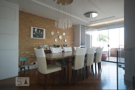 Apartamento à venda com 270m², 4 quartos e 4 vagas Apartamento à venda com 270m², 4 quartos e 4 vagasCobertura
