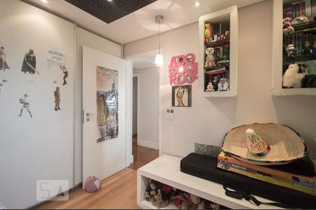 Quarto 01 de apartamento à venda com 4 quartos, 270m² em Santo Amaro, São Paulo