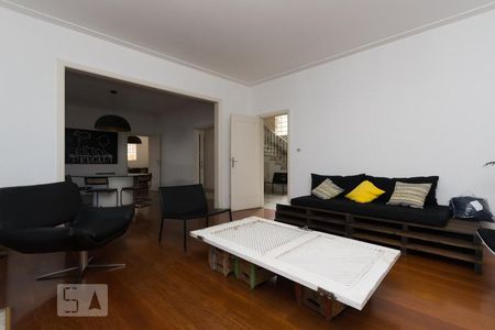 Sala de casa à venda com 6 quartos, 350m² em Vila Madalena, São Paulo