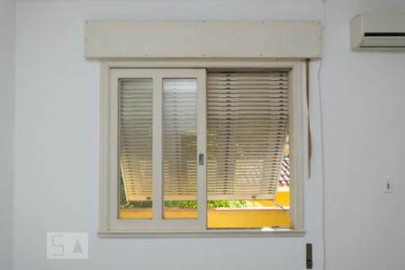 Casa à venda com 350m², 6 quartos e 4 vagas Casa à venda com 350m², 6 quartos e 4 vagasJanela da Suíte