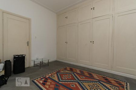 Casa à venda com 350m², 6 quartos e 4 vagas Casa à venda com 350m², 6 quartos e 4 vagasSuíte