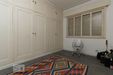 Casa à venda com 350m², 6 quartos e 4 vagas Casa à venda com 350m², 6 quartos e 4 vagasSuíte