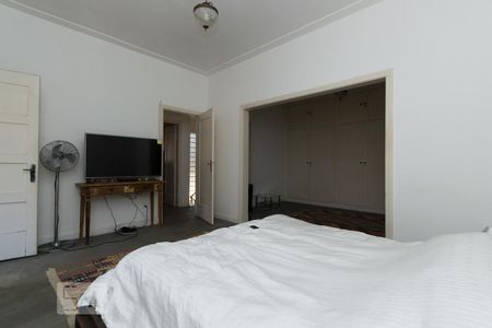 Casa à venda com 350m², 6 quartos e 4 vagas Casa à venda com 350m², 6 quartos e 4 vagasSuíte