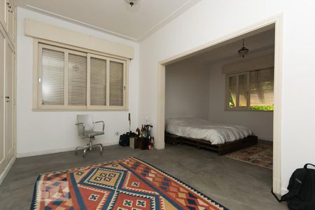 Casa à venda com 350m², 6 quartos e 4 vagas Casa à venda com 350m², 6 quartos e 4 vagasSuíte