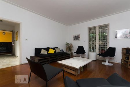 Sala de casa à venda com 6 quartos, 350m² em Vila Madalena, São Paulo