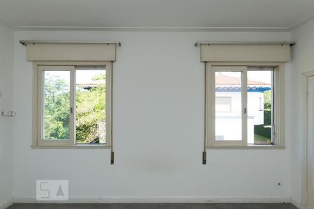 Casa à venda com 350m², 6 quartos e 4 vagas Casa à venda com 350m², 6 quartos e 4 vagasJanelas do Quarto 2