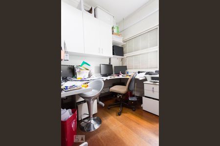 Apartamento à venda com 198m², 3 quartos e 2 vagasEscritório