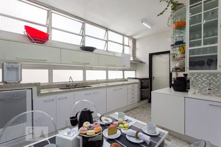 Apartamento à venda com 198m², 3 quartos e 2 vagasCozinha
