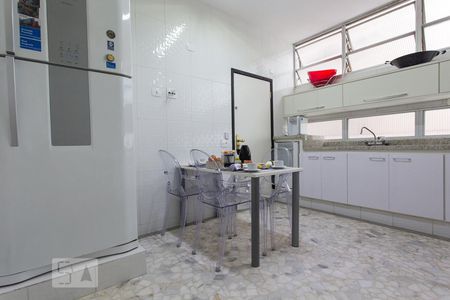 Apartamento à venda com 198m², 3 quartos e 2 vagasCozinha