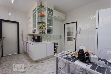 Apartamento à venda com 198m², 3 quartos e 2 vagasCozinha