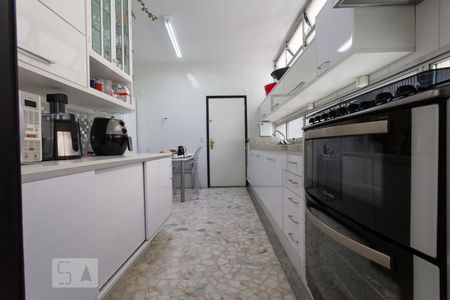 Apartamento à venda com 198m², 3 quartos e 2 vagasCozinha