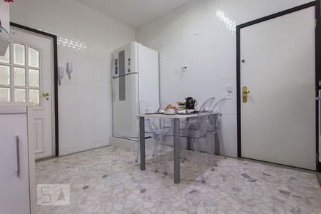 Apartamento à venda com 198m², 3 quartos e 2 vagasCozinha