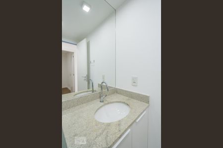 Apartamento para alugar com 68m², 2 quartos e 2 vagas Apartamento para alugar com 68m², 2 quartos e 2 vagasBanheiro 1