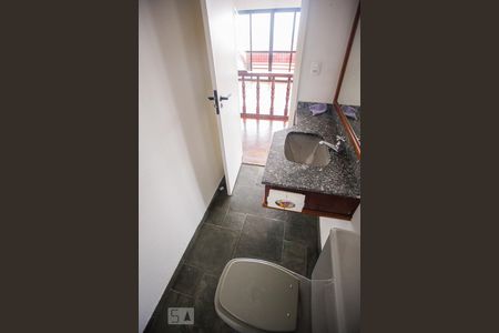 Lavabo de apartamento para alugar com 3 quartos, 140m² em Saúde, São Paulo