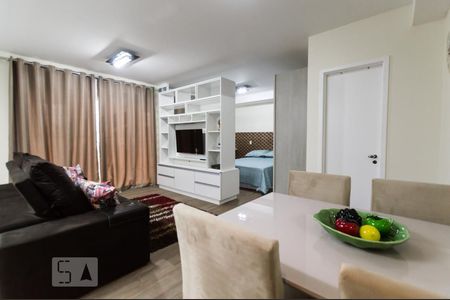 Sala de kitnet/studio para alugar com 1 quarto, 50m² em Empresarial 18 do Forte, Barueri