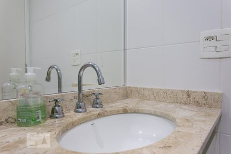 Apartamento para alugar com 55m², 2 quartos e 1 vaga Apartamento para alugar com 55m², 2 quartos e 1 vagaBanheiro