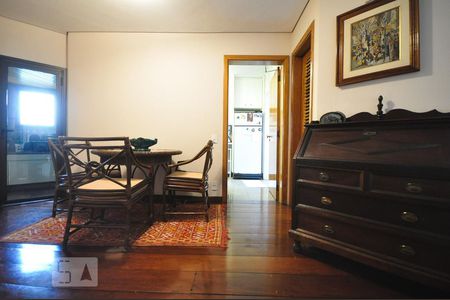 Apartamento à venda com 286m², 4 quartos e 4 vagascopa