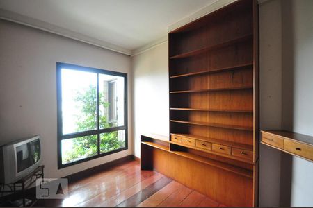 Apartamento à venda com 286m², 4 quartos e 4 vagasescritório