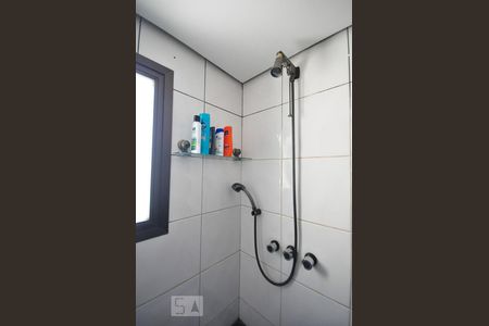 Apartamento para alugar com 110m², 3 quartos e 2 vagasdetalhe do banheiro suíte  