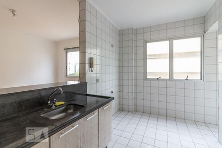 Cozinha de apartamento para alugar com 1 quarto, 40m² em Liberdade, São Paulo