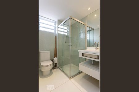 Banheiro de apartamento para alugar com 2 quartos, 75m² em Indianópolis, São Paulo