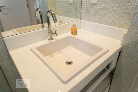 Banheiro de apartamento para alugar com 2 quartos, 75m² em Indianópolis, São Paulo