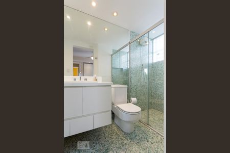 Apartamento para alugar com 75m², 2 quartos e 2 vagasBanheiro da suíte