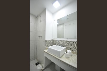 banheiro de apartamento para alugar com 2 quartos, 51m² em Vila Andrade, São Paulo