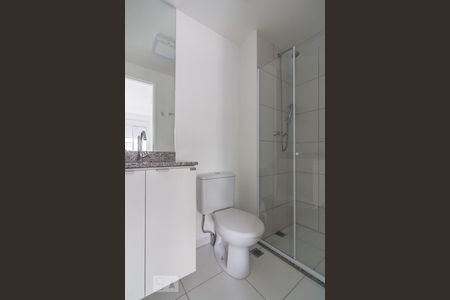 Banheiro de kitnet/studio para alugar com 1 quarto, 34m² em República, São Paulo