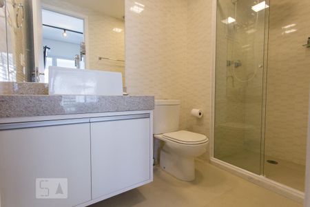 Banheiro de kitnet/studio para alugar com 1 quarto, 43m² em Consolação, São Paulo
