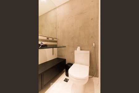 Lavabo de apartamento para alugar com 1 quarto, 74m² em Santo Amaro, São Paulo